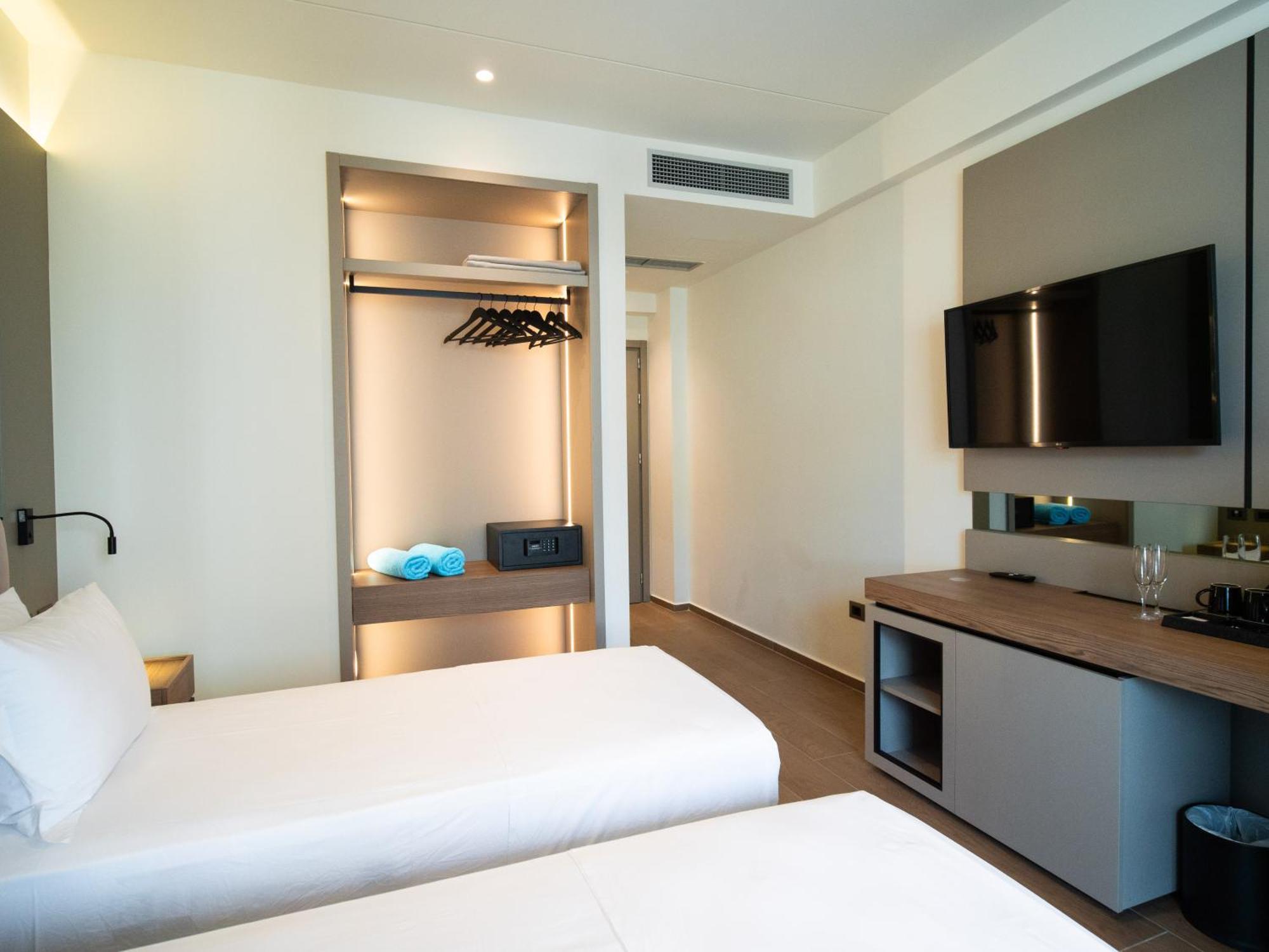 Jost Caravel Hotel Radhime Exterior photo
