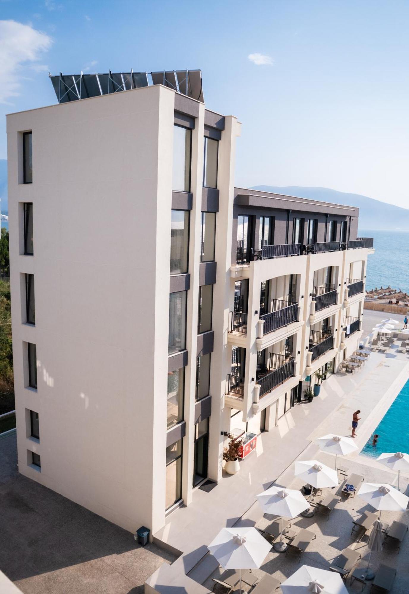 Jost Caravel Hotel Radhime Exterior photo