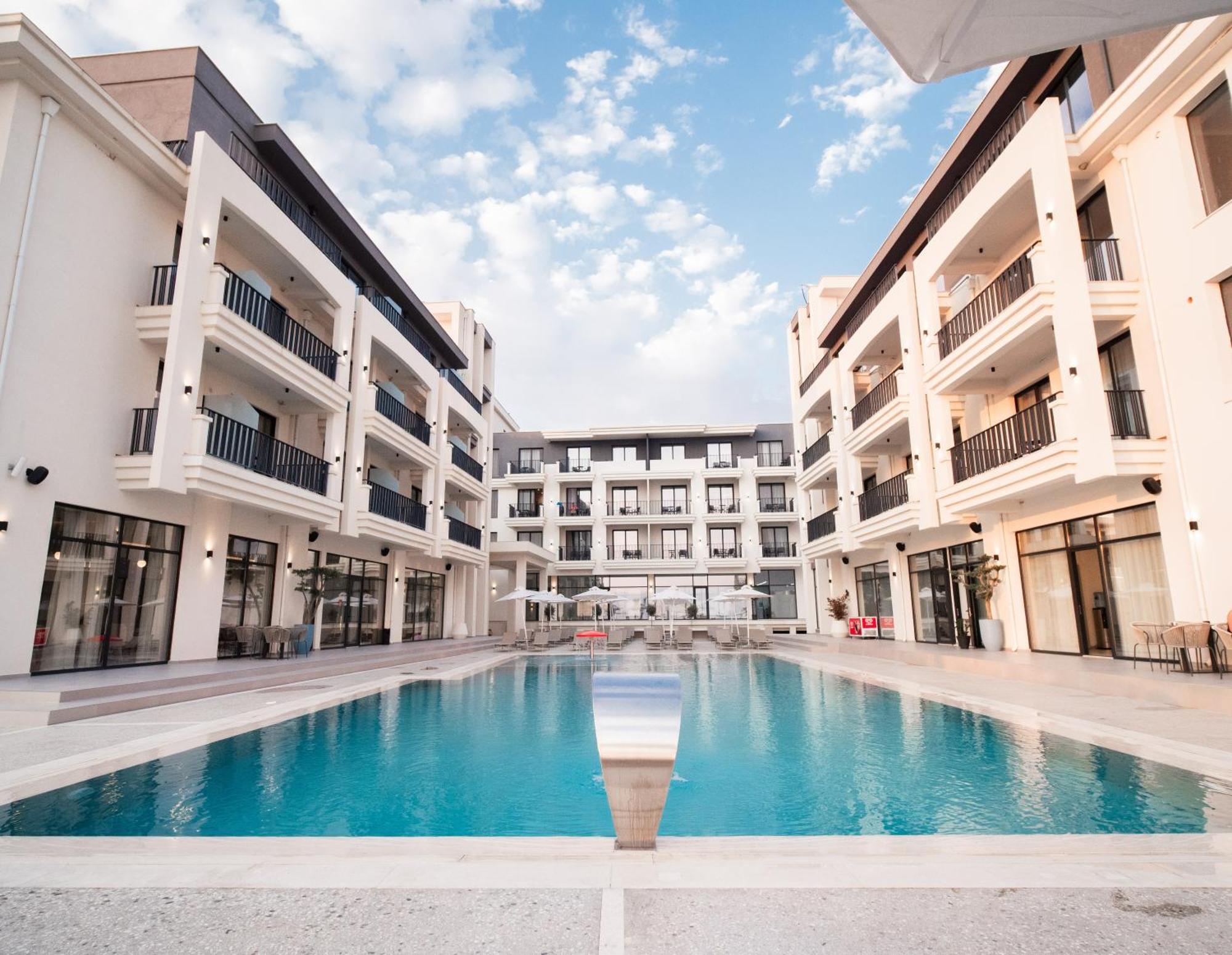 Jost Caravel Hotel Radhime Exterior photo
